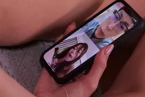 để trả đủa anh xã vụng trộm, vợ trả bài với người khác rồi gọi video cho chồng
